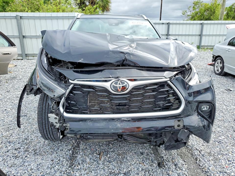 49173926 :رقم المزاد ، 5TDHZRAHXNS101598 vin ، 2022 Toyota Highlander مزاد بيع