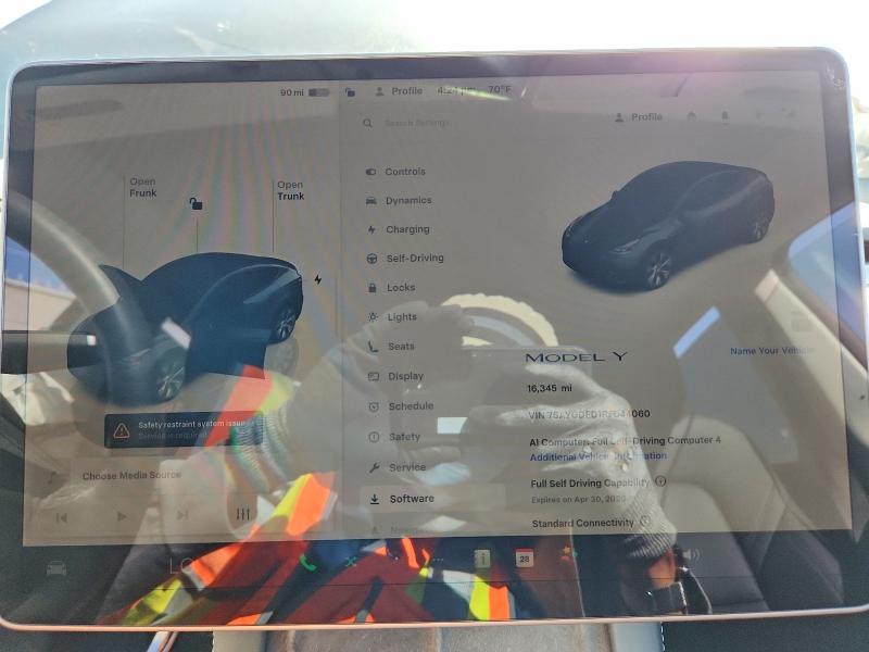 Продажа на аукционе авто 2024 Tesla Model Y, vin: 7SAYGDED1RF044060, номер лота: 51722676