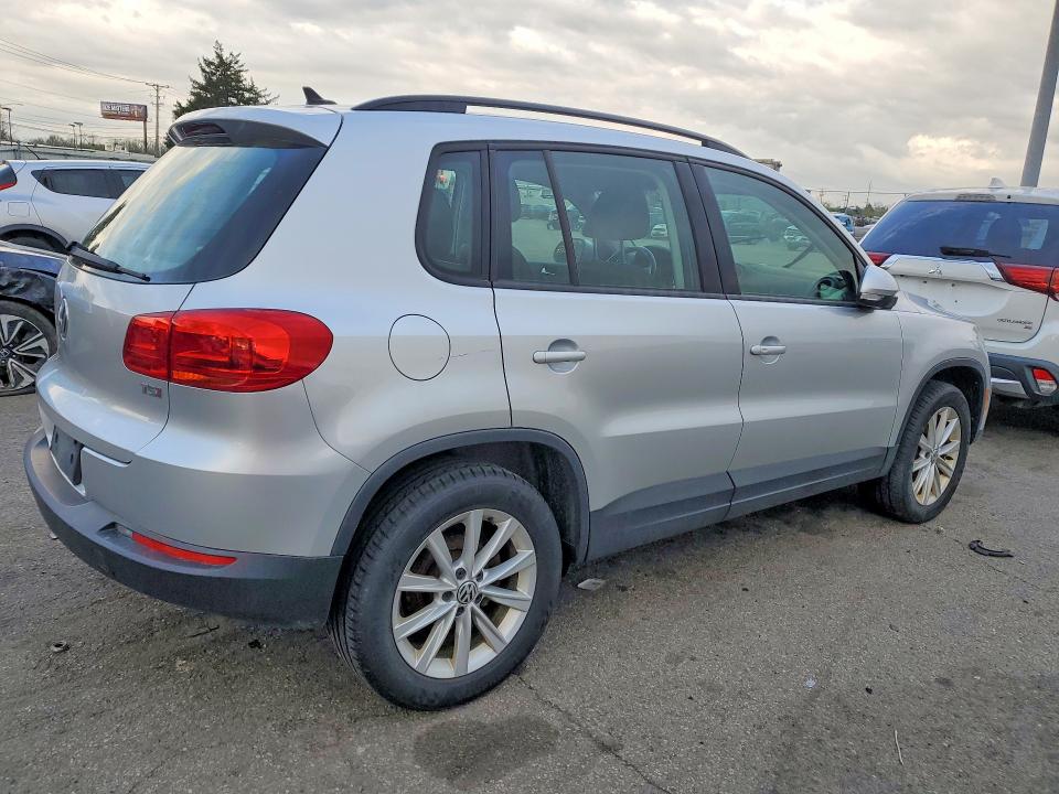 47758036 :رقم المزاد ، WVGAV7AX7HK049864 vin ، 2017 Volkswagen Tiguan مزاد بيع