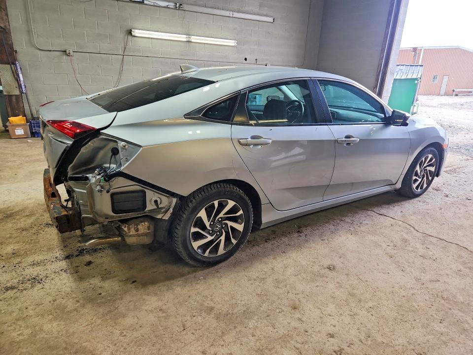 Продажа на аукционе авто 2018 Honda Civic, vin: 19XFC2F7XJE203133, номер лота: 50649236