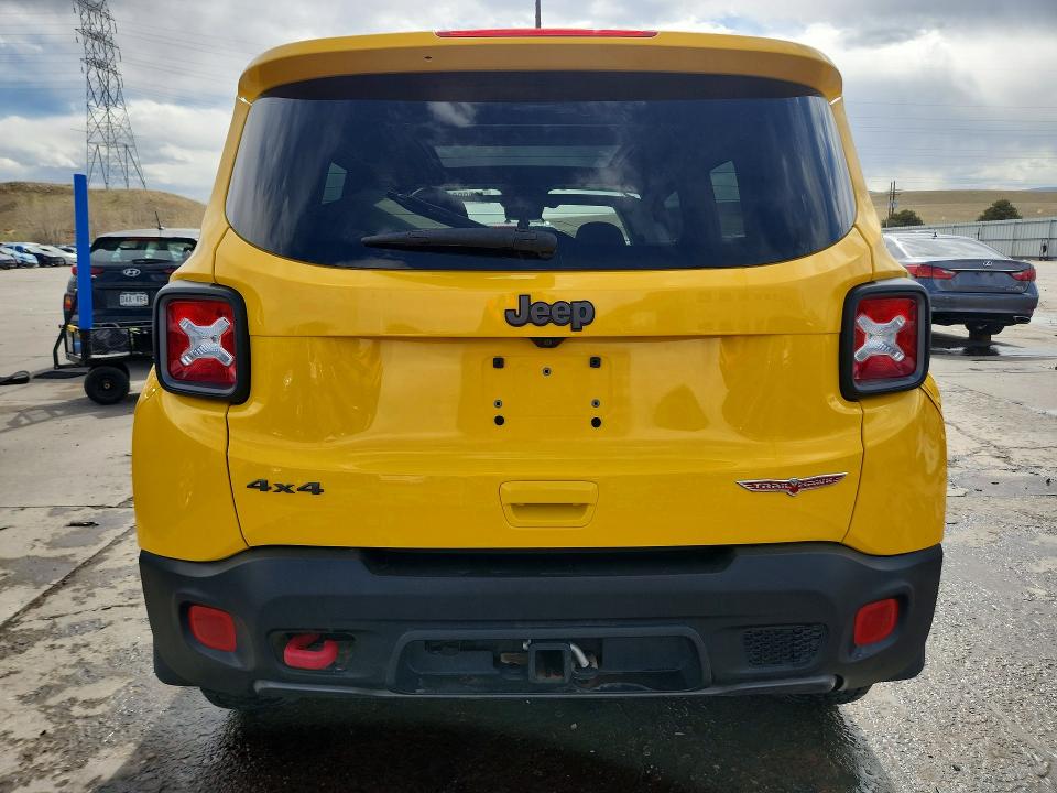2018 Jeep Renegade მანქანა იყიდება აუქციონზე, vin: ZACCJBCB4JPH15796, აუქციონის ნომერი: 49302866