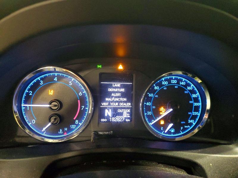 Продаж на аукціоні авто 2018 Toyota Corolla, vin: 2T1BURHE3JC095677, номер лоту: 49472916