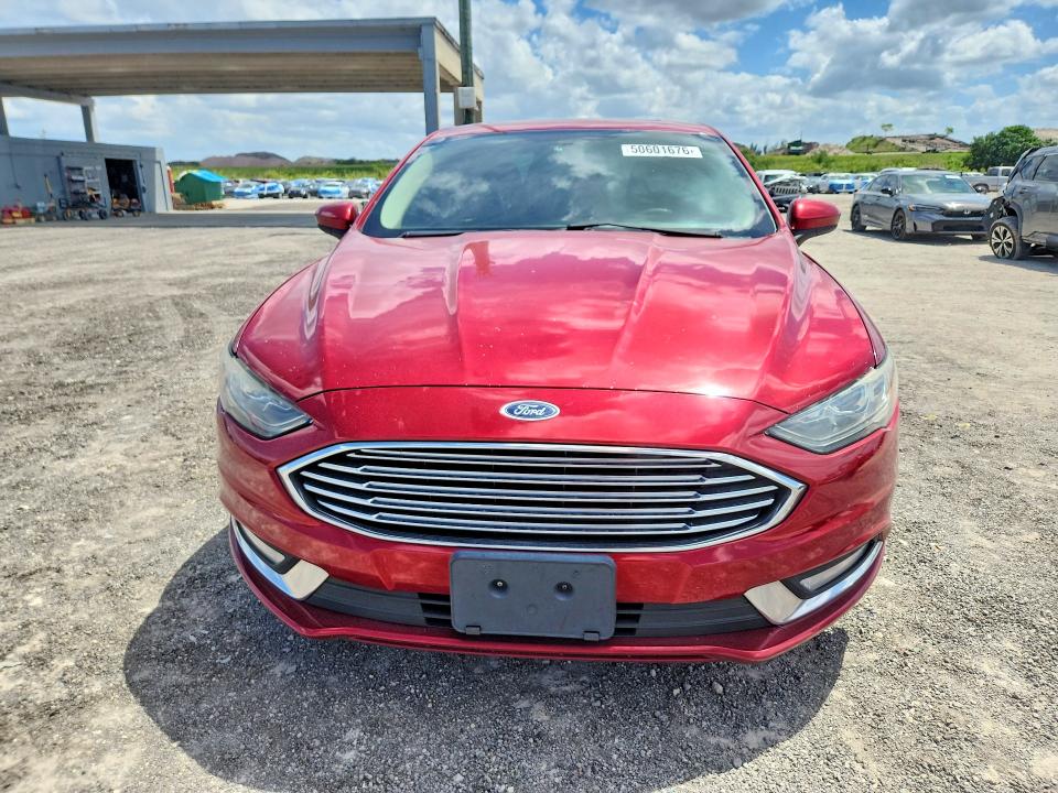 50601676 :رقم المزاد ، 3FA6P0H77JR114821 vin ، 2018 Ford Fusion مزاد بيع