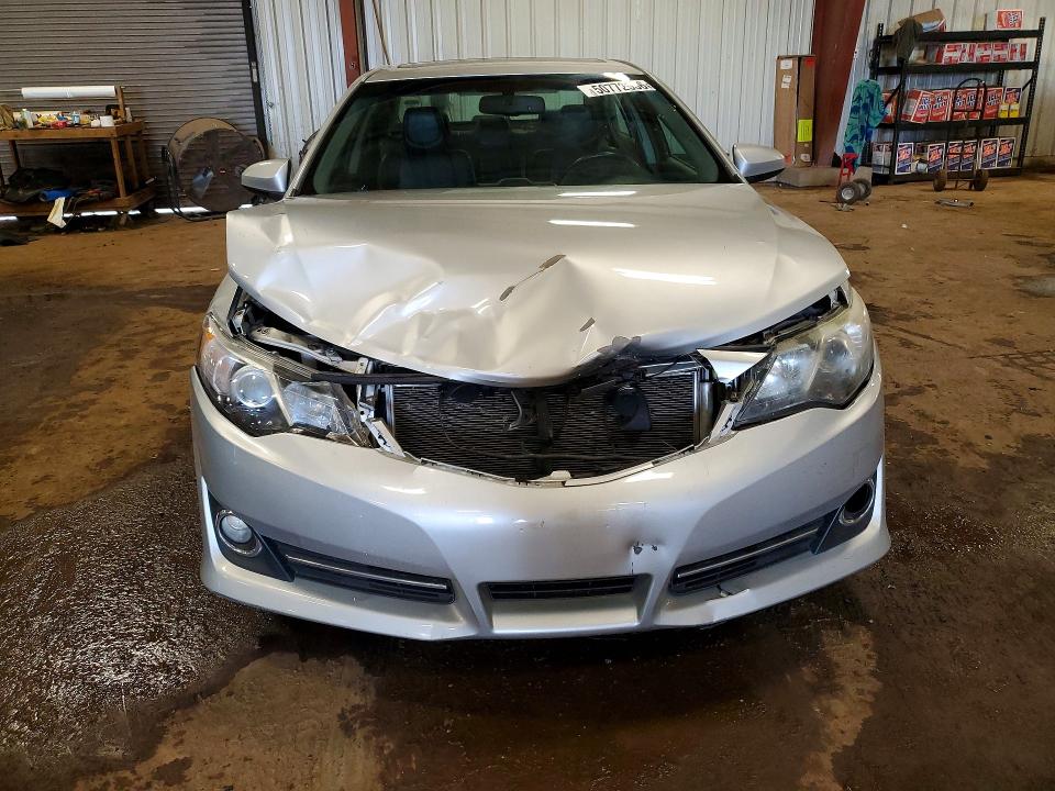 50772536 :رقم المزاد ، 4T1BK1FK2CU004593 vin ، 2012 Toyota Camry مزاد بيع