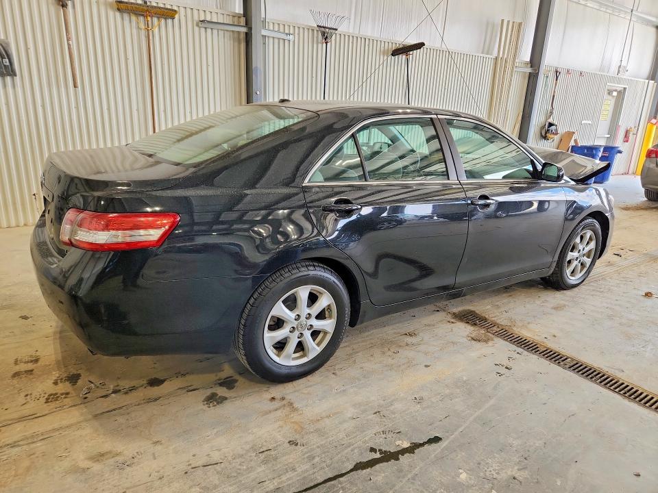 51660746 :رقم المزاد ، 4T4BF3EK3AR060806 vin ، 2010 Toyota Camry مزاد بيع
