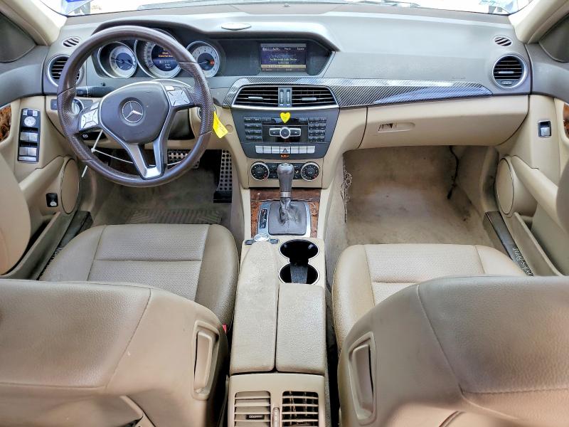 2014 Mercedes-benz C მანქანა იყიდება აუქციონზე, vin: WDDGF4HB4EA961184, აუქციონის ნომერი: 49608286