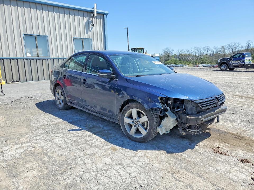 50744456 :رقم المزاد ، 3VWLL7AJ9DM394201 vin ، 2013 Volkswagen Jetta مزاد بيع