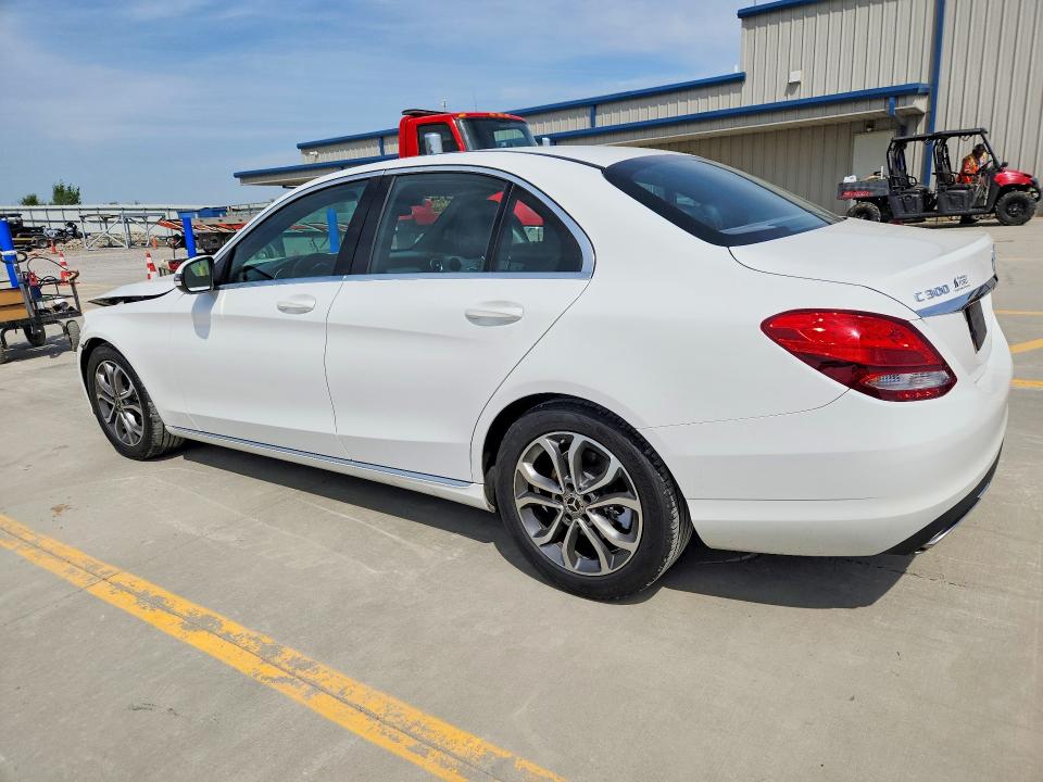 49605386 :رقم المزاد ، 55SWF4JB8JU236669 vin ، 2018 Mercedes-benz C مزاد بيع