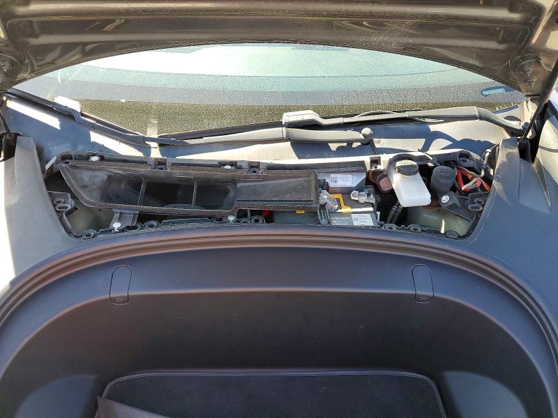 49124826 :رقم المزاد ، 5YJ3E1EB7JF186086 vin ، 2018 Tesla Model 3 مزاد بيع