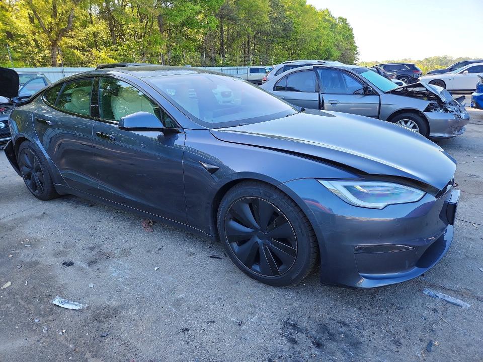 48431196 :رقم المزاد ، 5YJSA1E59NF470729 vin ، 2022 Tesla Model S مزاد بيع