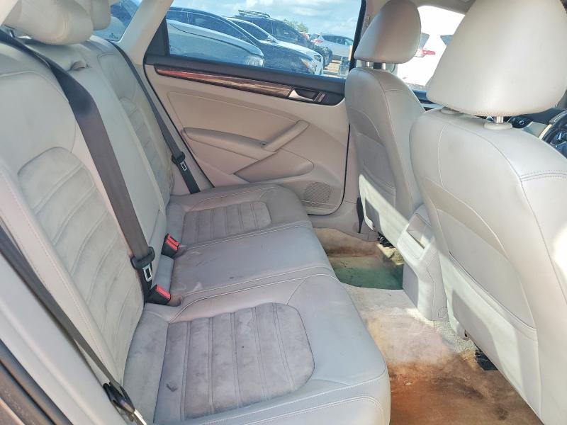 50663396 :رقم المزاد ، 1VWCN7A36CC023606 vin ، 2012 Volkswagen Passat مزاد بيع