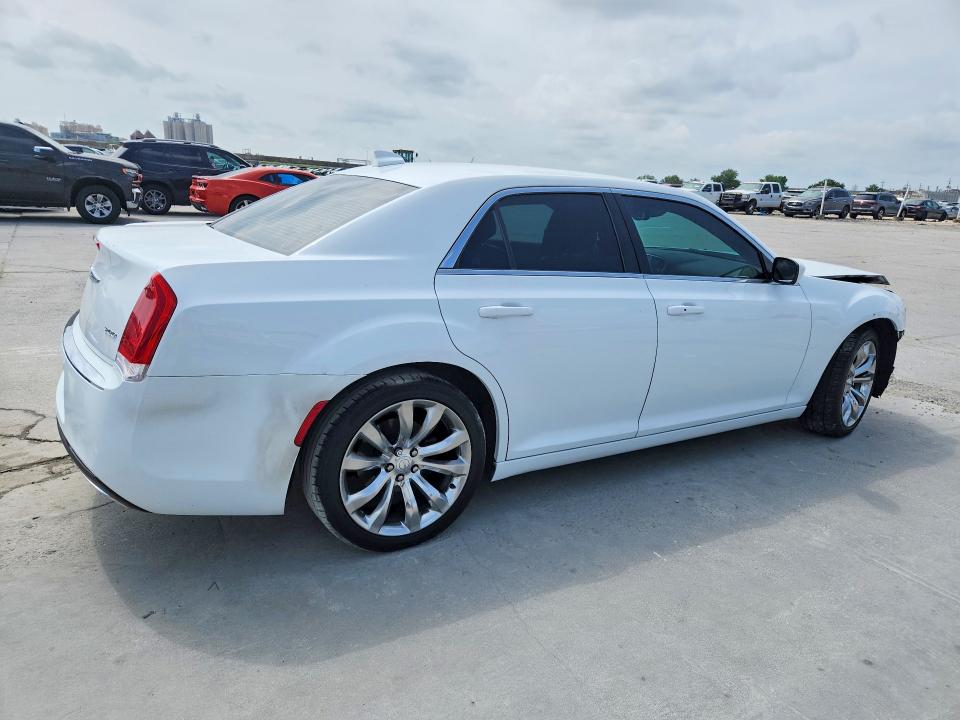 Продаж на аукціоні авто 2016 Chrysler 300, vin: 2C3CCAAG1GH313753, номер лоту: 51642886
