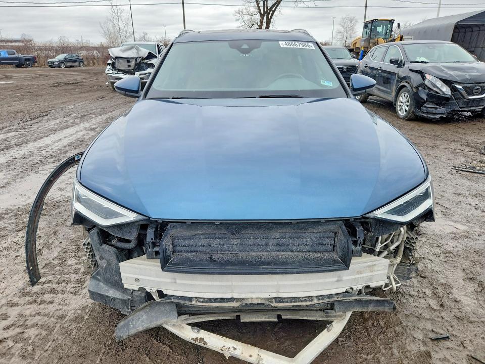 48667986 :رقم المزاد ، WA1AAAGE6KB011756 vin ، 2019 Audi E-tron مزاد بيع