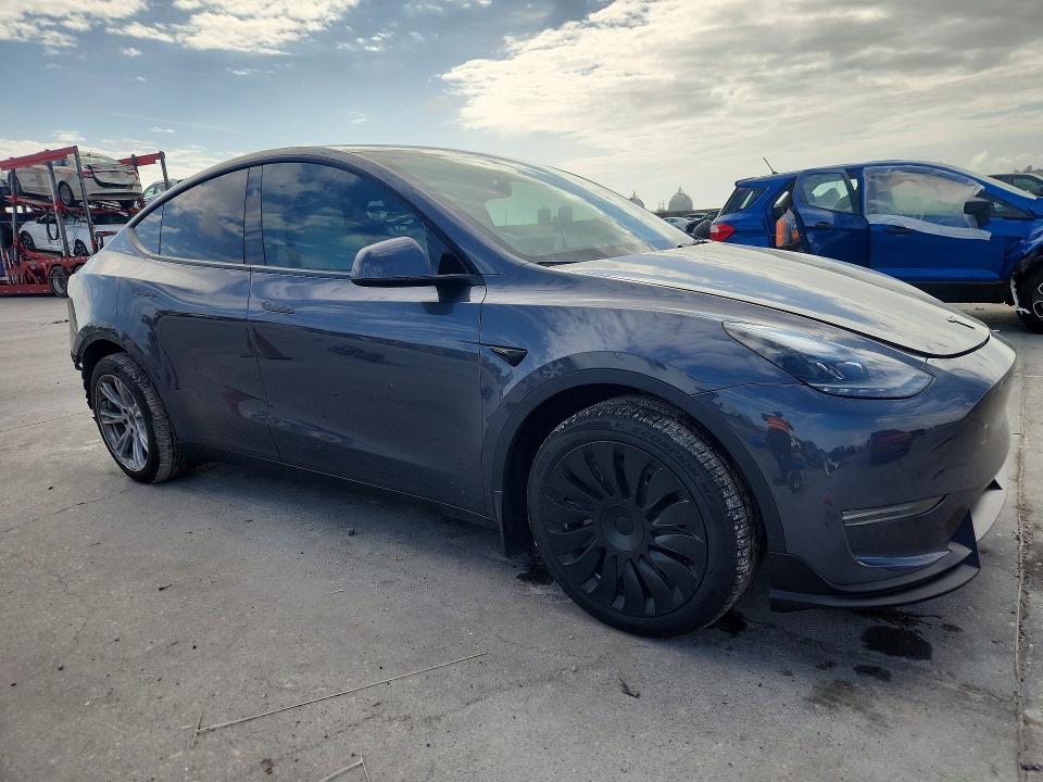 2024 Tesla Model Y მანქანა იყიდება აუქციონზე, vin: 7SAYGDEE8RA216767, აუქციონის ნომერი: 49948916