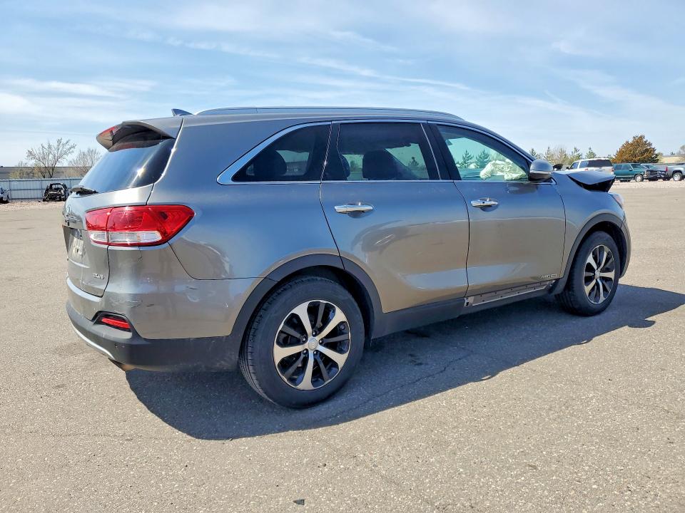 2017 Kia Sorento მანქანა იყიდება აუქციონზე, vin: 5XYPHDA51HG310012, აუქციონის ნომერი: 50652836