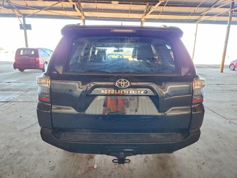 50117236 :رقم المزاد ، JTEBU5JRXH5450143 vin ، 2017 Toyota 4runner مزاد بيع