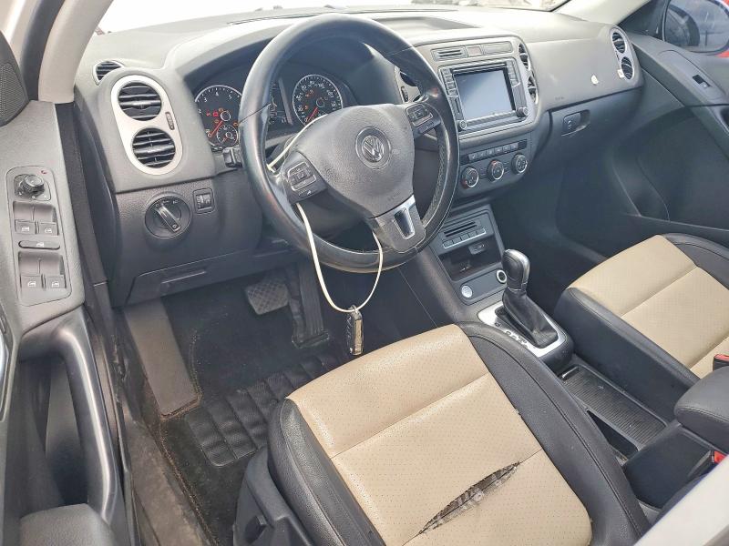 2017 Volkswagen Tiguan მანქანა იყიდება აუქციონზე, vin: WVGAV7AX7HK012393, აუქციონის ნომერი: 50075266