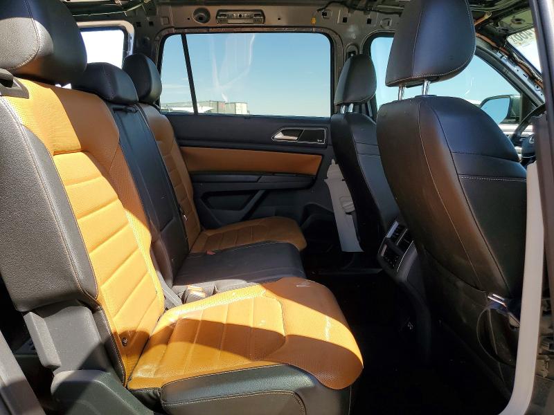 48897466 :رقم المزاد ، 1V2NR2CA4JC563661 vin ، 2018 Volkswagen Atlas مزاد بيع