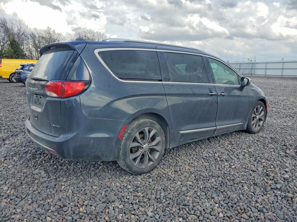 47777636 :رقم المزاد ، 2C4RC1GG9KR738797 vin ، 2019 Chrysler Pacifica L Fwd مزاد بيع