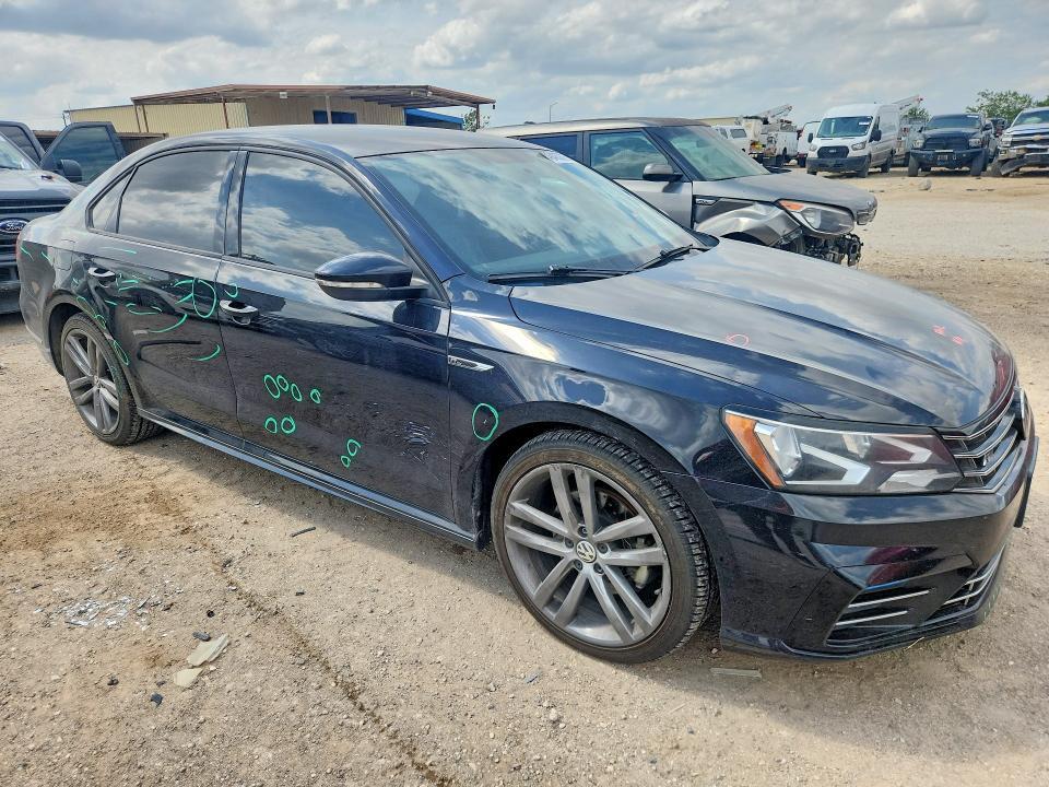 Продажа на аукционе авто 2018 Volkswagen Passat, vin: 1VWAA7A32JC033680, номер лота: 49485676