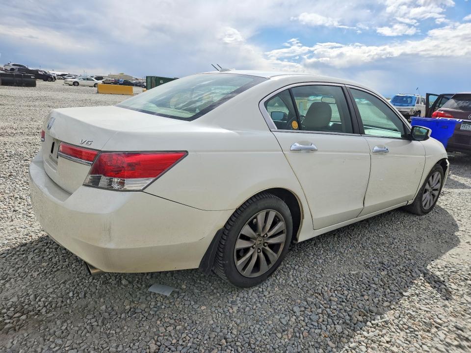 49676316 :رقم المزاد ، 1HGCP3F81BA002670 vin ، 2011 Honda Accord مزاد بيع