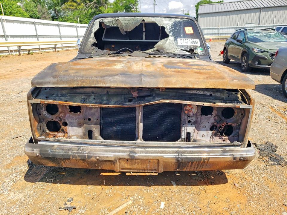 51471066 :رقم المزاد ، 2GCCC14H6E1173351 vin ، 1984 Chev C10 مزاد بيع
