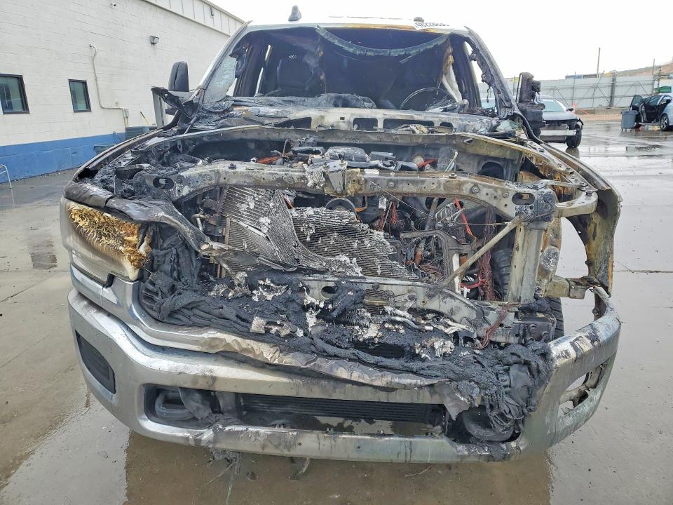 48228636 :رقم المزاد ، 3C6UR5DL6PG515106 vin ، 2023 Ram 2500 مزاد بيع