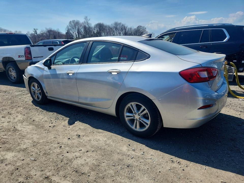 49750776 :رقم المزاد ، 1G1BC5SM1K7122754 vin ، 2019 Chevrolet Cruze مزاد بيع