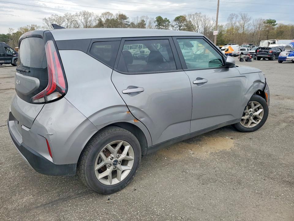 2023 Kia Soul მანქანა იყიდება აუქციონზე, vin: KNDJ23AU0P7881088, აუქციონის ნომერი: 49817316