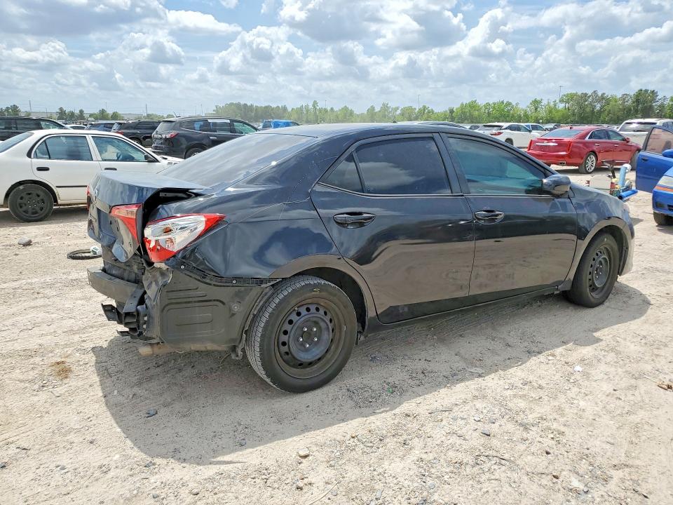 49462796 :رقم المزاد ، 5YFBURHE3HP700100 vin ، 2017 Toyota Corolla مزاد بيع