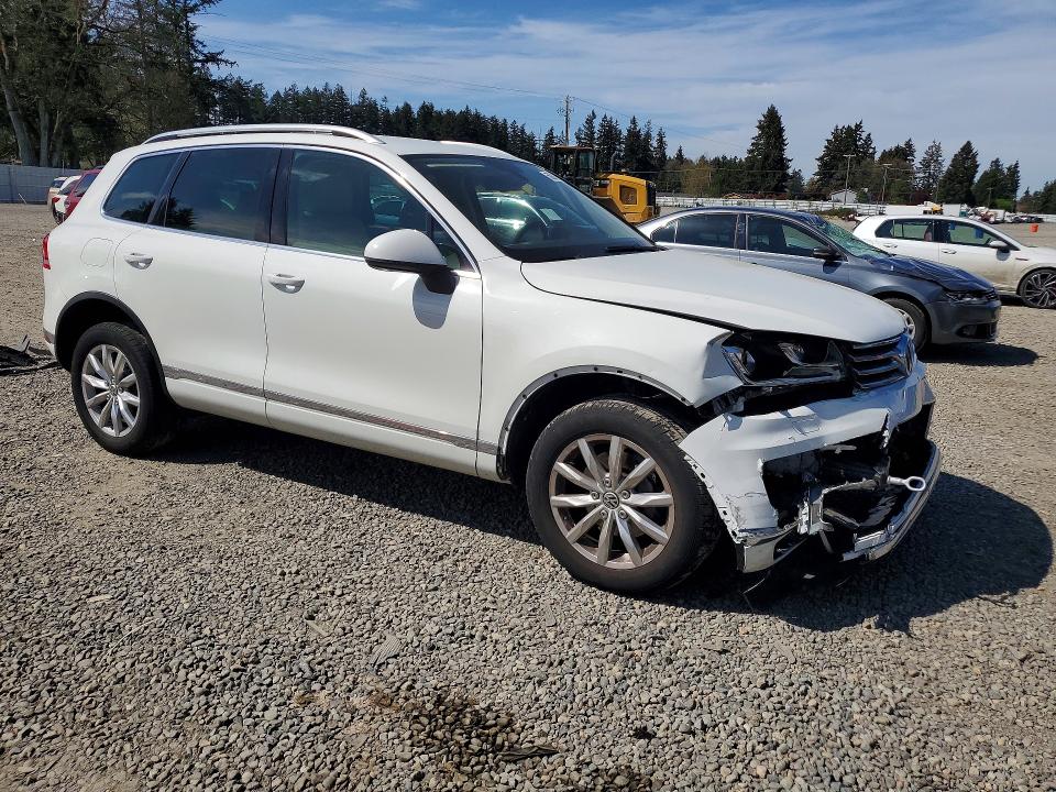 50856206 :رقم المزاد ، WVGEF9BP0FD006784 vin ، 2015 Volkswagen Touareg مزاد بيع
