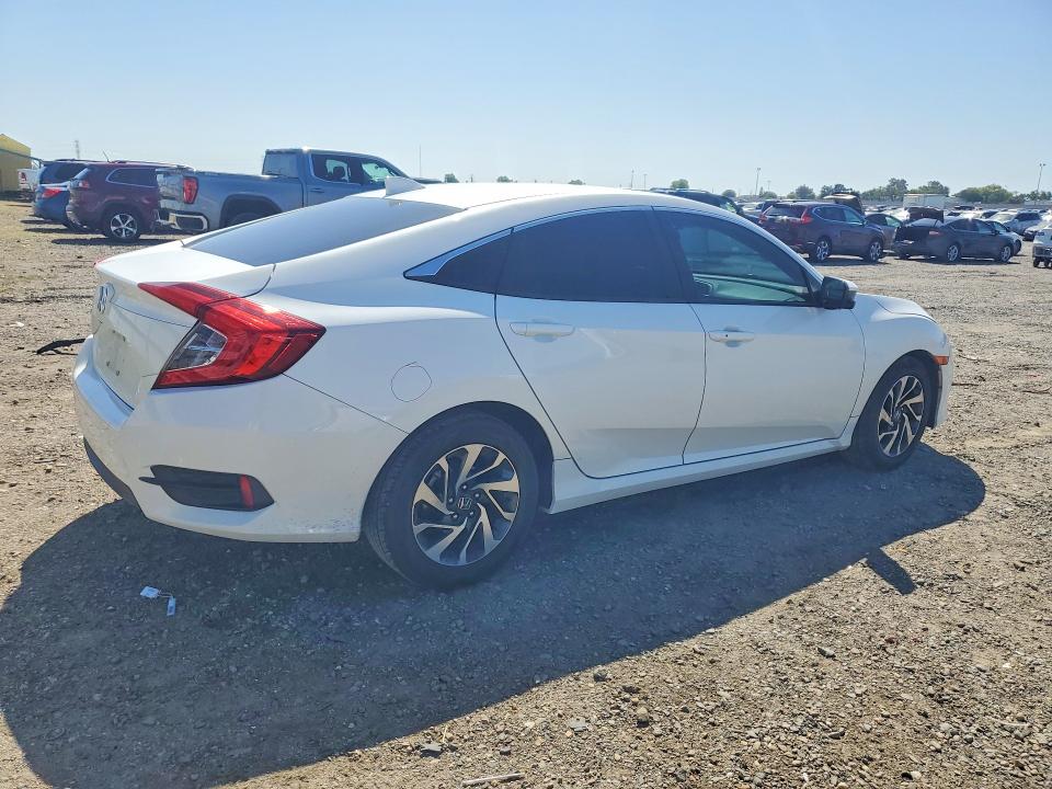 51846026 :رقم المزاد ، 19XFC2F80HE230537 vin ، 2017 Honda Civic مزاد بيع