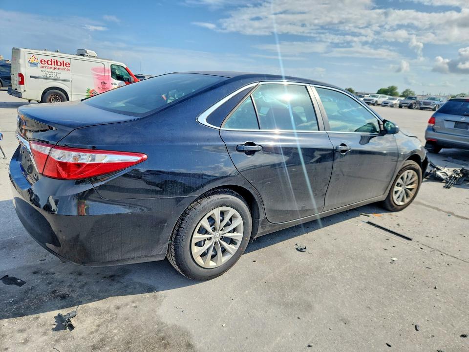 48017416 :رقم المزاد ، 4T1BF1FK5GU133972 vin ، 2016 Toyota Camry مزاد بيع