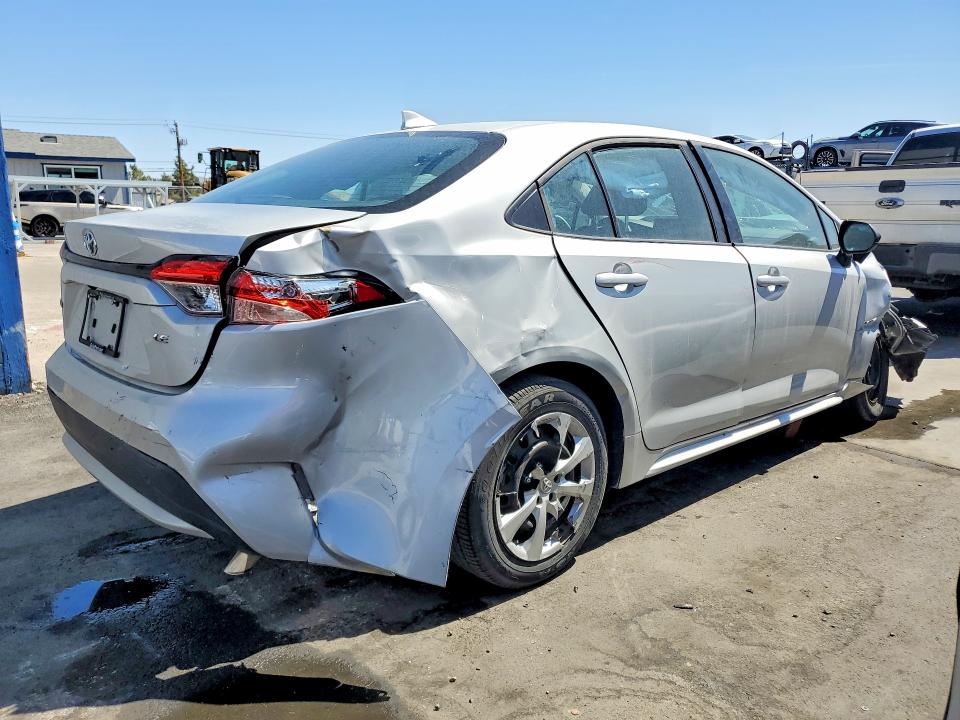 49057266 :رقم المزاد ، 5YFEPMAE6NP354900 vin ، 2022 Toyota Corolla مزاد بيع