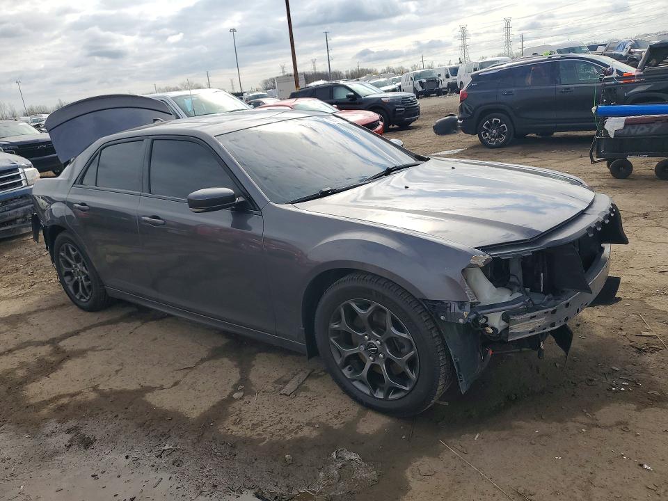 47266046 :رقم المزاد ، 2C3CCAGG0JH141438 vin ، 2018 Chrysler 300 مزاد بيع