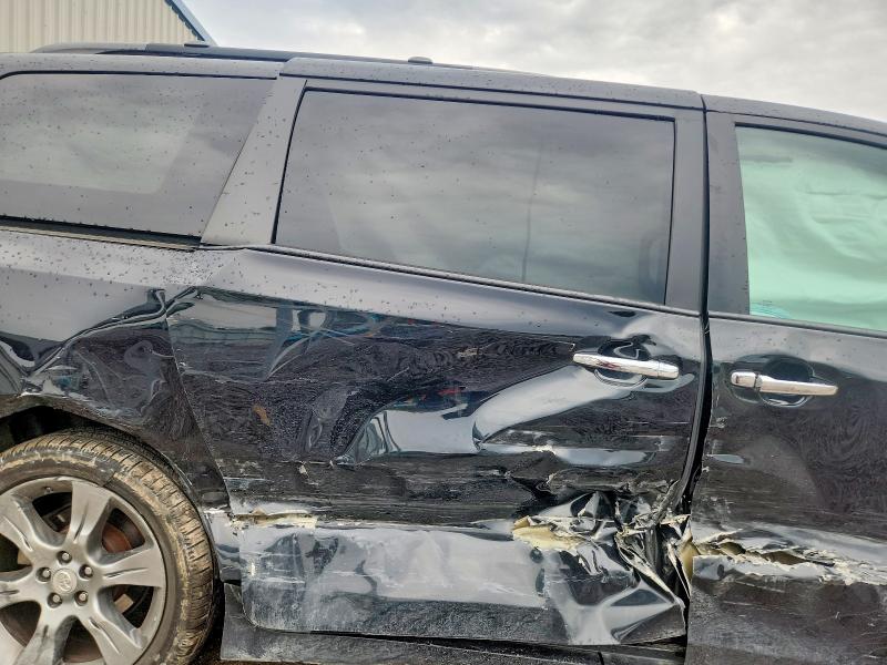 Продаж на аукціоні авто 2015 Toyota Sienna, vin: 5TDXK3DCXFS530190, номер лоту: 51960756