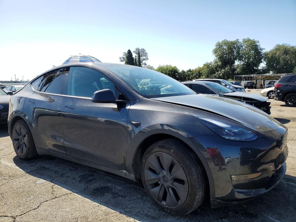 Продажа на аукционе авто 2024 Tesla Model Y, vin: 7SAYGAEE1RF115572, номер лота: 51897846