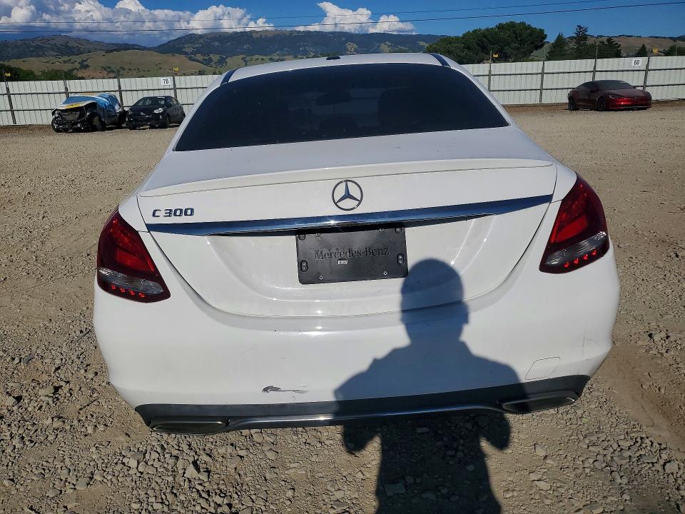 Aukcja sprzedaży 2018 Mercedes-benz C, vin: 55SWF4JBXJU236561, numer aukcji: 49327006