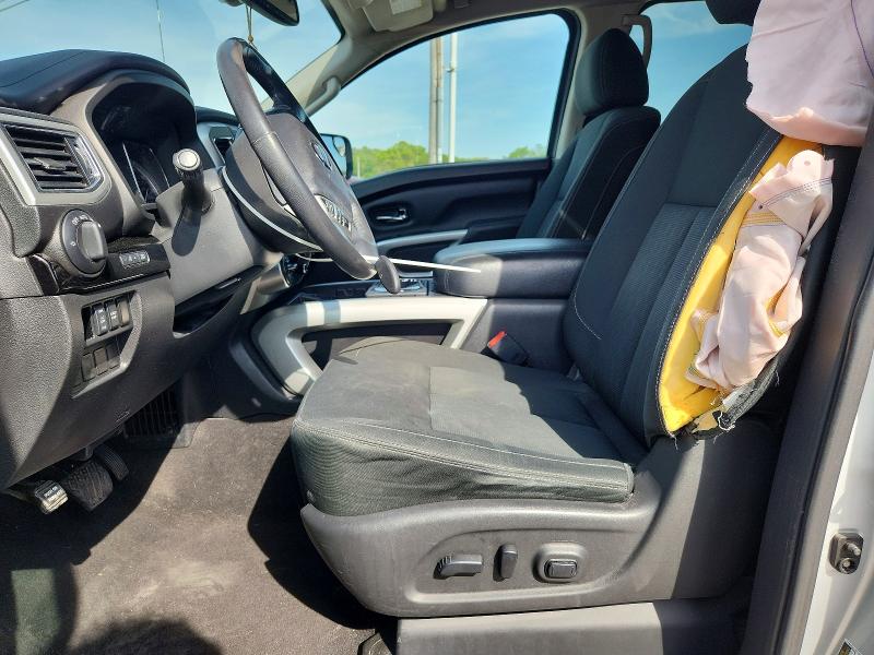 2017 Nissan Titan მანქანა იყიდება აუქციონზე, vin: 1N6AA1E54HN500685, აუქციონის ნომერი: 49502726