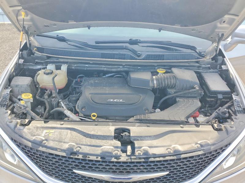 50133056 :رقم المزاد ، 2C4RC1BG2HR770670 vin ، 2017 Chrysler Pacifica مزاد بيع
