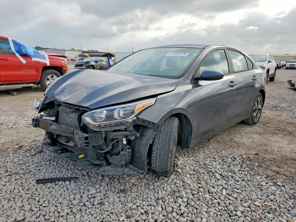 52227686 :رقم المزاد ، 3KPF24AD5ME388272 vin ، 2021 Kia Forte مزاد بيع