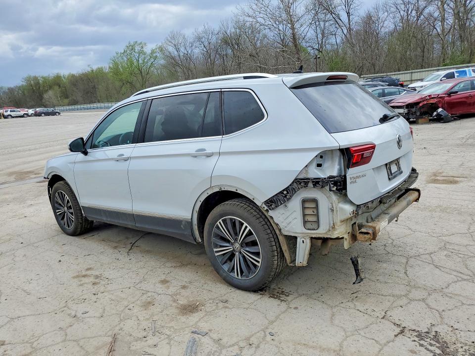 49576086 :رقم المزاد ، 3VV2B7AXXJM027682 vin ، 2018 Volkswagen Tiguan مزاد بيع