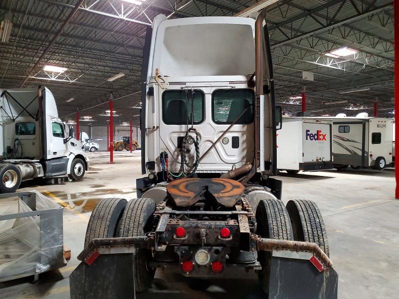 Продажа на аукционе авто 2016 Freightliner Cascadia 125, vin: 1FUBGEDV8GLHC5711, номер лота: 46205946