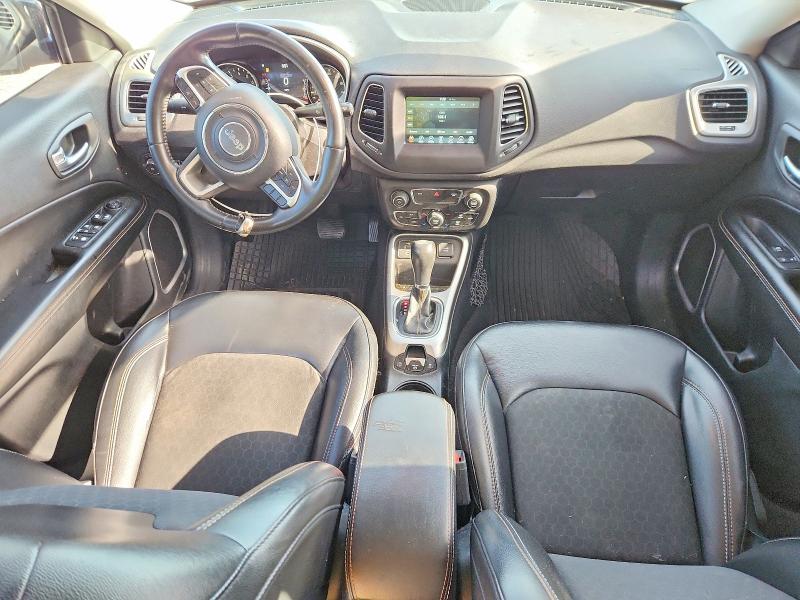 50425296 :رقم المزاد ، 3C4NJCBB7JT327695 vin ، 2018 Jeep Compass مزاد بيع