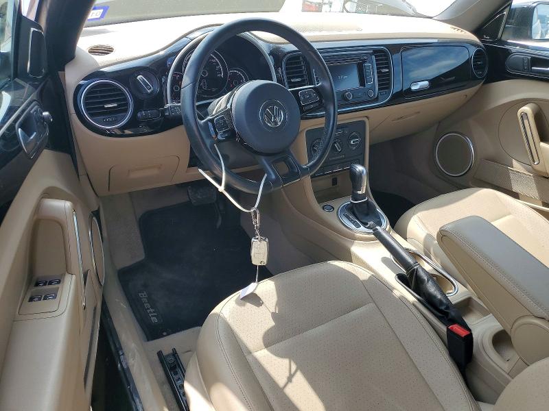 2015 Volkswagen Beetle მანქანა იყიდება აუქციონზე, vin: 3VW517AT1FM802872, აუქციონის ნომერი: 51131816