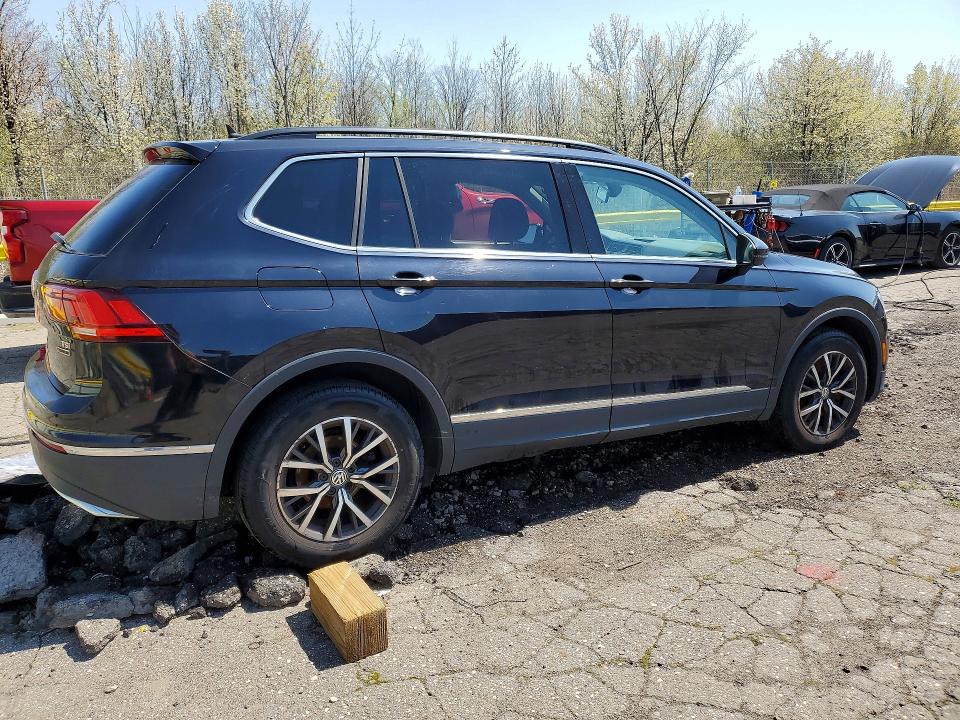 50492326 :رقم المزاد ، 3VV2B7AX2JM191508 vin ، 2018 Volkswagen Tiguan مزاد بيع