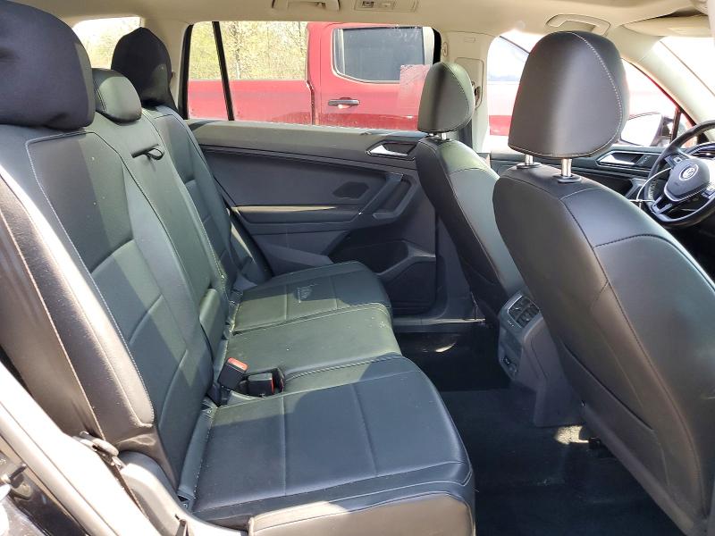 50492326 :رقم المزاد ، 3VV2B7AX2JM191508 vin ، 2018 Volkswagen Tiguan مزاد بيع