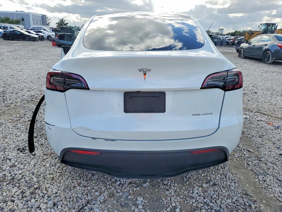 Auction sale of the 2023 Tesla Model Y, vin: 7SAYGDEE2PA194875, lot number: 49368906