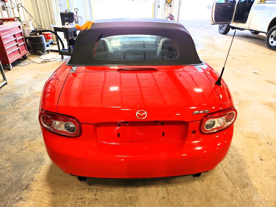 49756476 :رقم المزاد ، JM1NC2JF6B0213811 vin ، 2011 Mazda Mx-5 Miata مزاد بيع