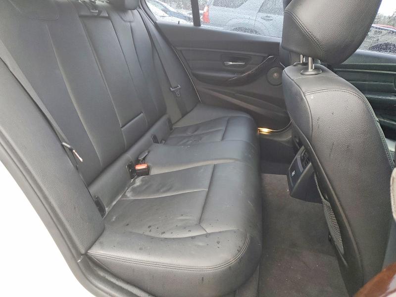 48522326 :رقم المزاد ، WBA3C1C57EK113339 vin ، 2014 Bmw 328 مزاد بيع